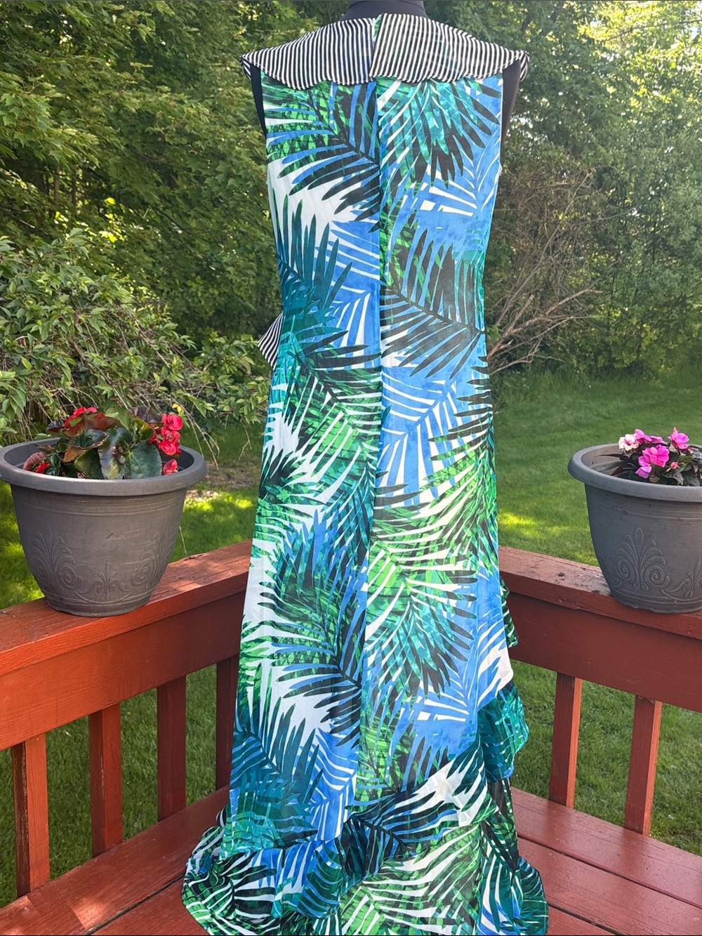 Beautiful green,blue,black & white dress Maxi dress - Picture 3 of 11